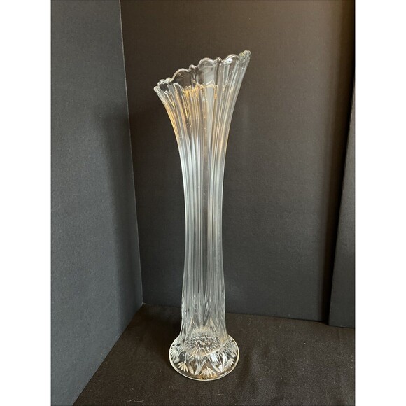Beautiful Clear Antique 15 Inch Tall Swung Glass Vase Scalloped &Decorative Base - Picture 6 of 15